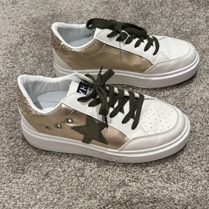 Vintage Havana Gold and White Sneakers with Star Detail